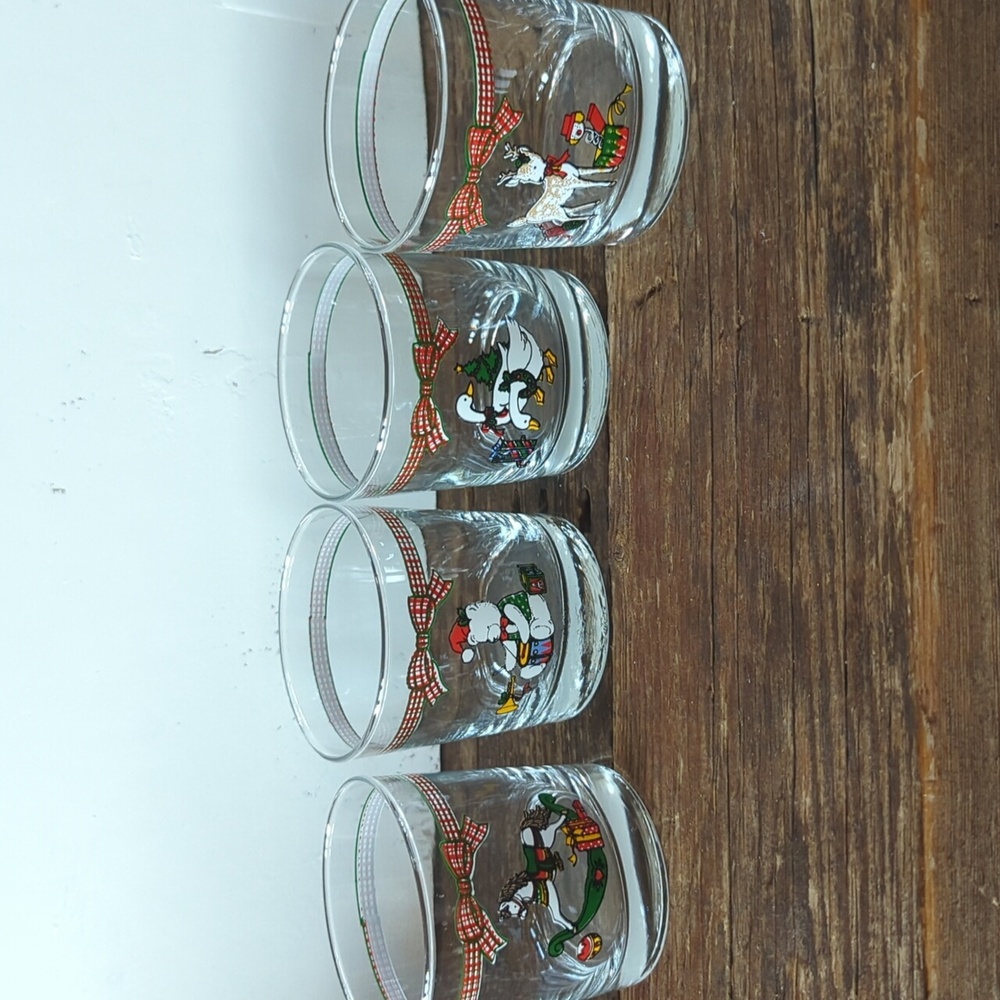 Vintage Anchor Hocking Kitschy Christmas Glasses Geese Rocking Horse Deer (4)